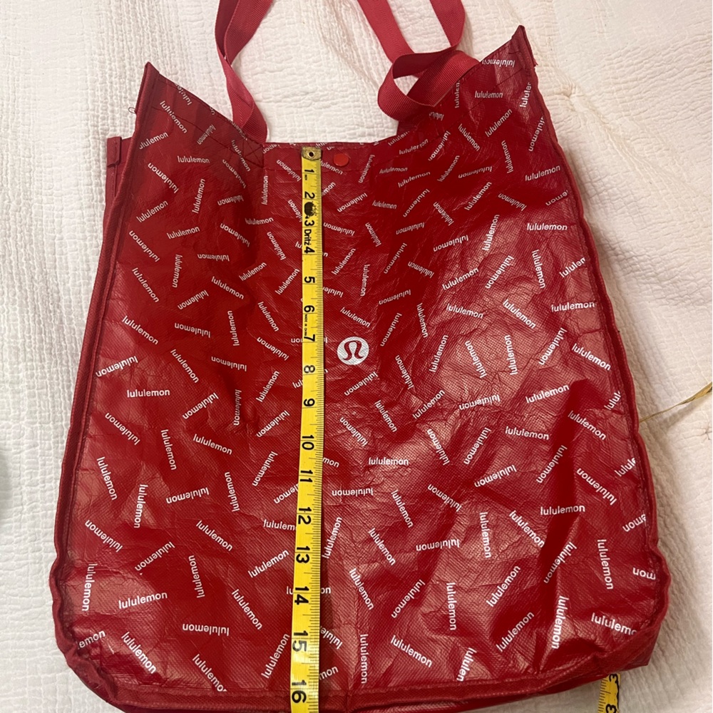 Lululemon Shopping Tote Red color - Picture 4 of 11